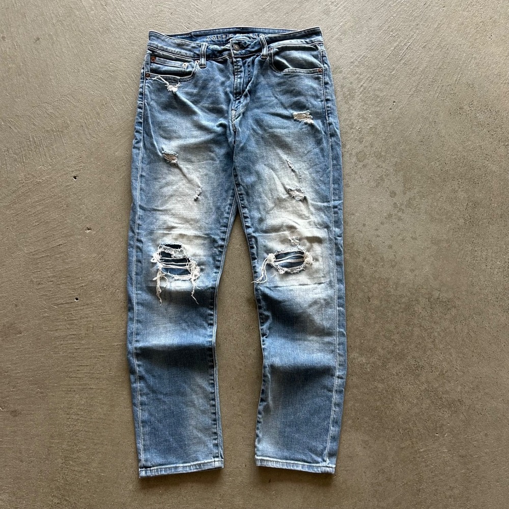 American Eagle Slim Jeans Mens 32x30 Blue Light Wash Denim Distressed Ripped